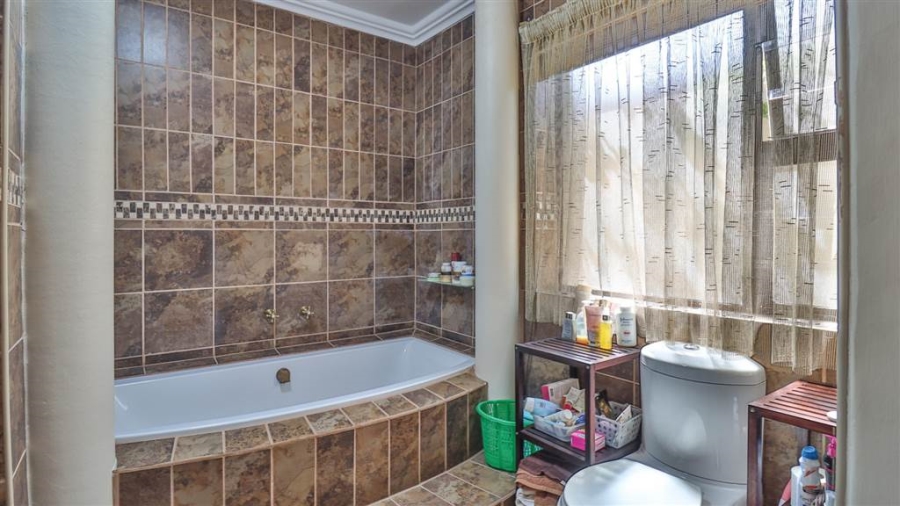 6 Bedroom Property for Sale in Tergniet Western Cape